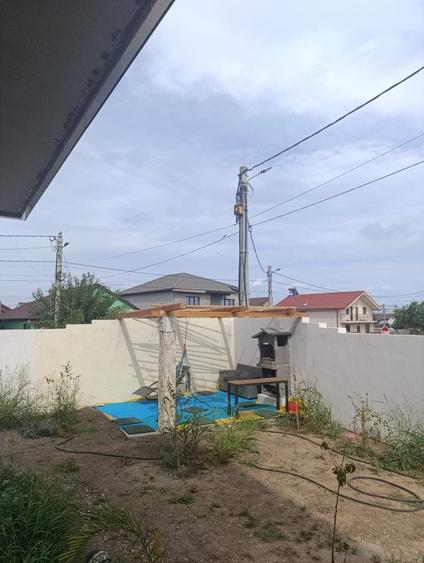 Casă cu 4 camere cu Teren 300 Mp în Tuzla