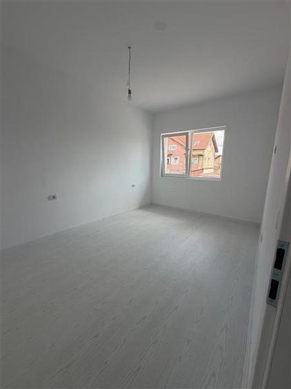 Duplex cu 4 camere cu Canalizare în Moșnița Nouă