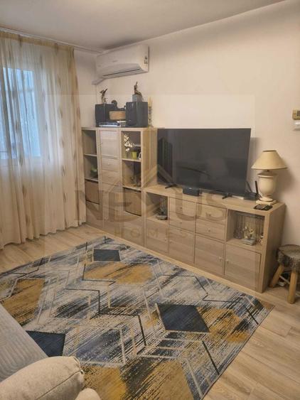 Apartament cu 2 camere semidecomandat, mobilat în Progresul