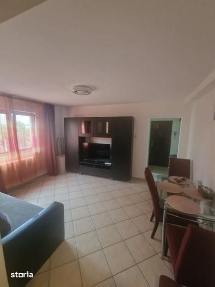 Apartament cu 2 camere semidecomandat în Berceni