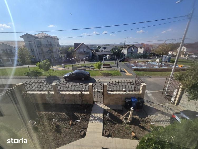 Casă cu 6 camere cu Teren 300 Mp în Sud