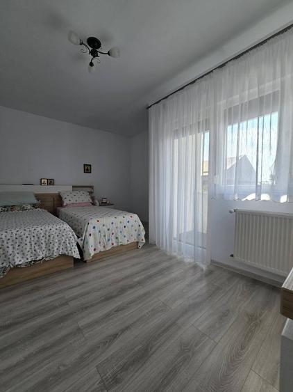 Casă cu 4 camere cu Teren 109 Mp în Berceni