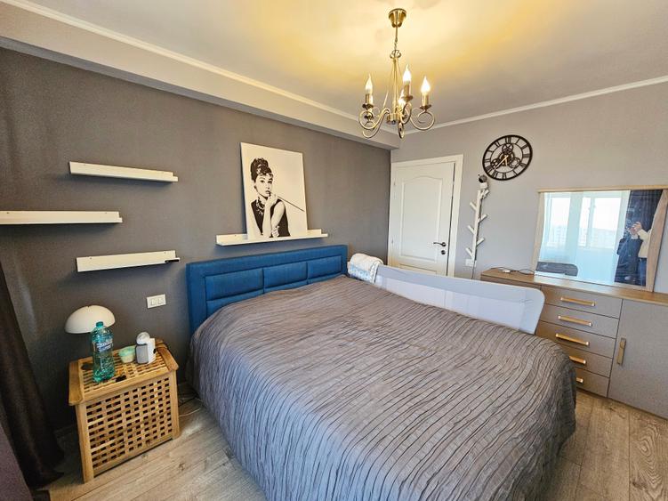 Apartament cu 3 camere semidecomandat în Baba Novac