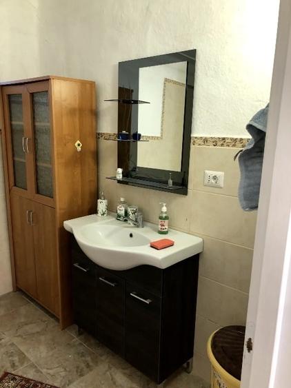 Casă individuală cu 3 camere cu Canalizare în Central