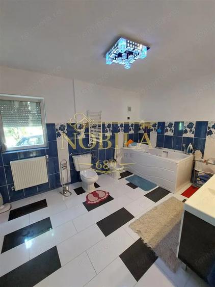 Casă cu Teren 4200 Mp în Livezi