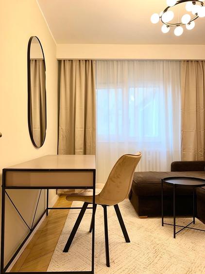 Apartament cu 4 camere decomandat în Floreasca