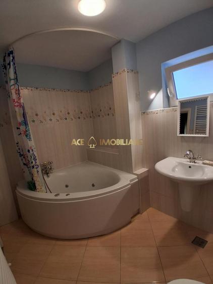 Apartament cu 2 camere semidecomandat, mobilat în Ultracentral