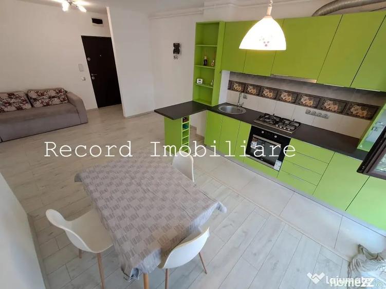 Apartament cu 3 camere semidecomandat în Mărăști