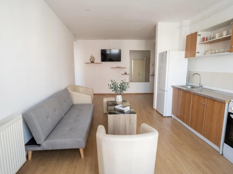 Apartament cu 2 camere semidecomandat, mobilat în Florești — fotografia 2