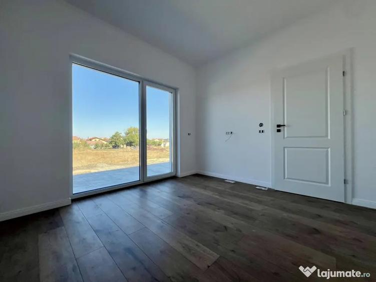 Casă cu 3 camere cu Teren 216 Mp în Săcălaz