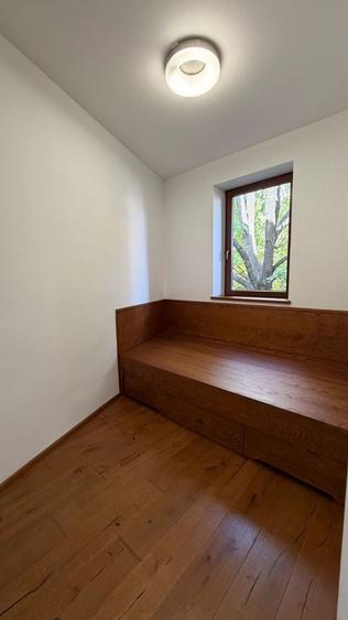 Casă individuală cu 12 camere cu Teren 400 Mp în Kiseleff