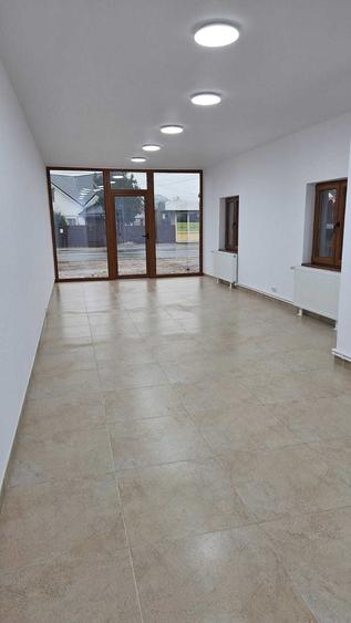 Spațiu comercial, de 52 mp, în Crevedia