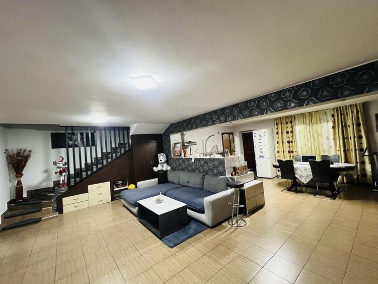 Casă cu 4 camere în Central