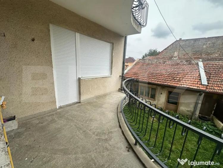 Apartament cu 4 camere decomandat în Titulescu