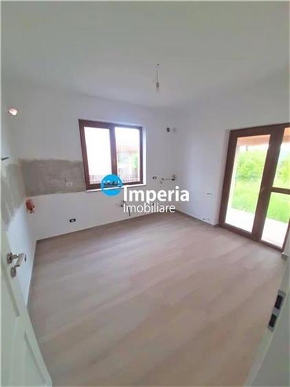 Duplex cu 5 camere cu Canalizare în Lunca Cetățuii