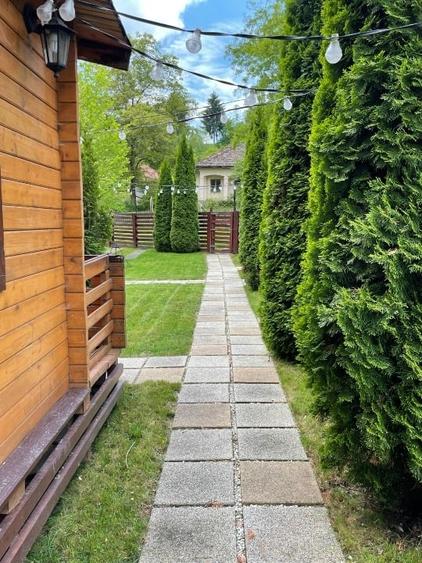 Casă individuală cu 6 camere cu Canalizare în Central
