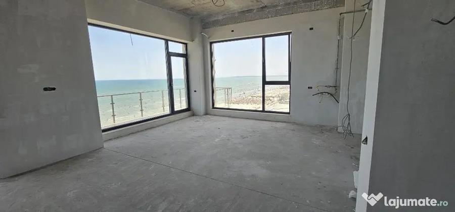 Apartament cu 4 camere decomandat în Năvodari