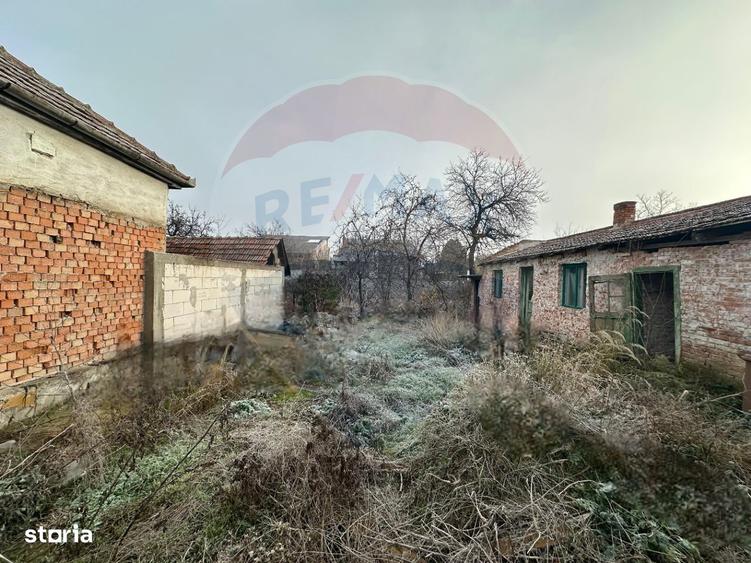 Casă cu 4 camere în Bârzești