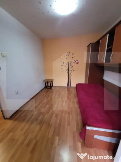 Apartament cu 3 camere semidecomandat în Central