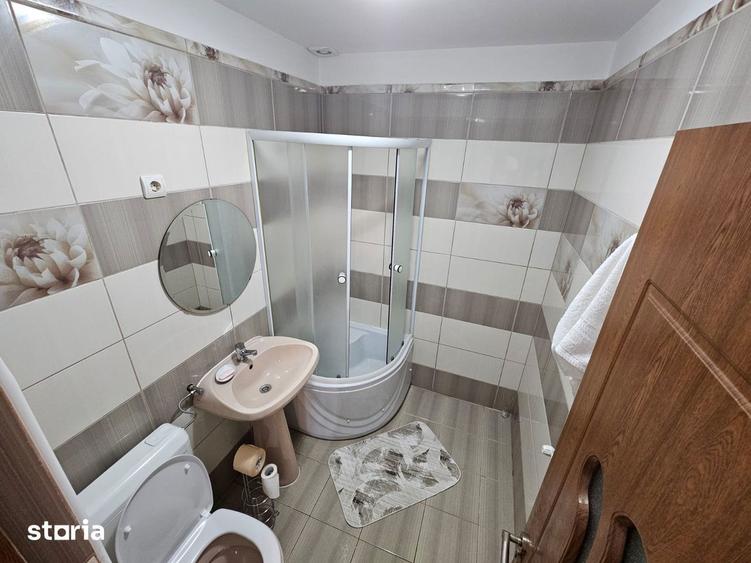 Apartament cu 3 camere, mobilat în Colentina