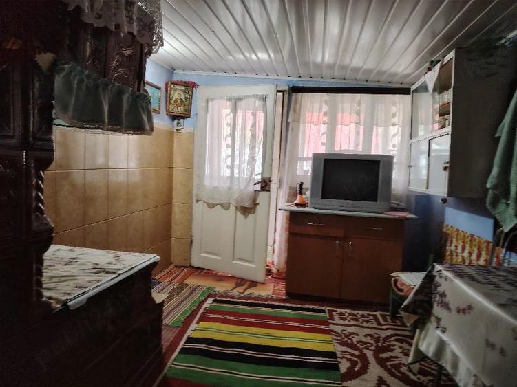 Casă cu Teren 2400 Mp în Cârja