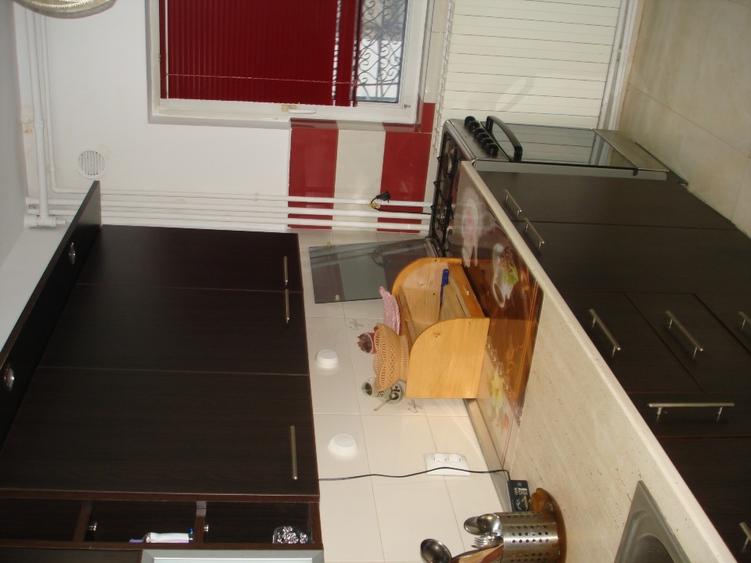 Apartament cu 2 camere decomandat, mobilat în Parcul Carol