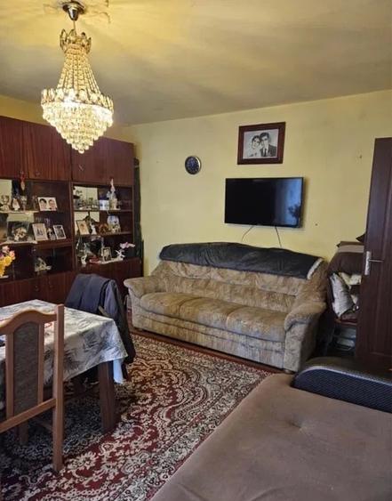 Apartament cu 4 camere decomandat în Grigorescu