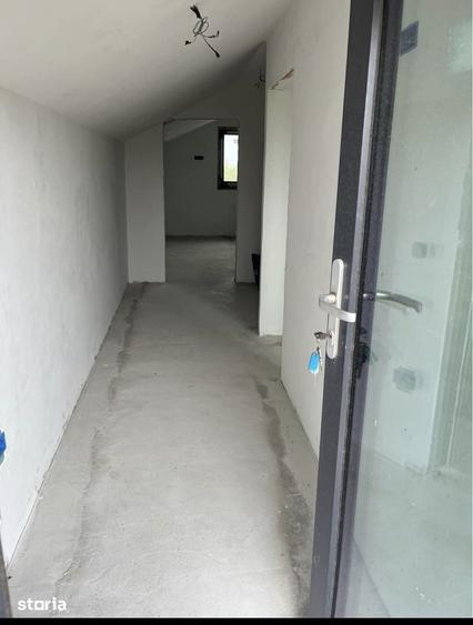 Casă cu 5 camere cu Teren 1000 Mp în Berteștii de Jos