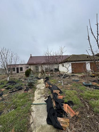 Casă cu 4 camere în Dorobanțu