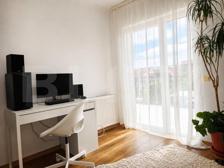 Apartament cu 4 camere decomandat, mobilat în Între Lacuri