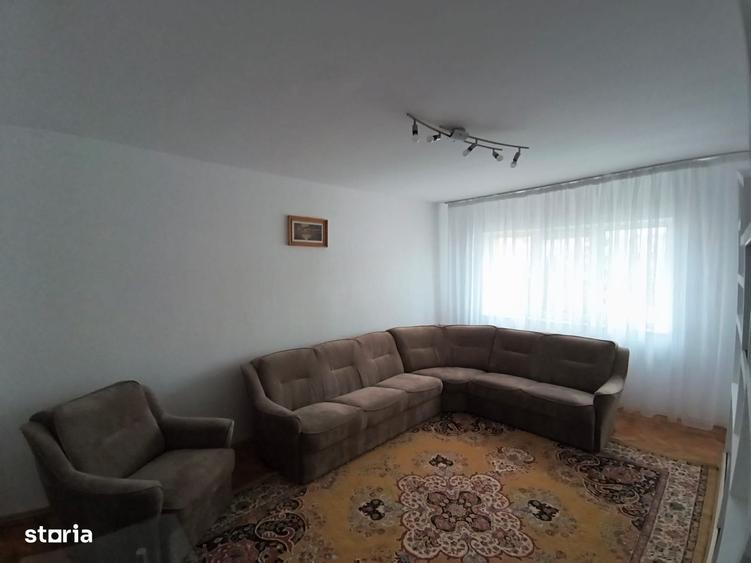 Apartament cu 3 camere decomandat în Sfântu Ilie
