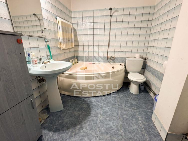 Casă individuală cu 4 camere cu Canalizare în Bârcea Mare
