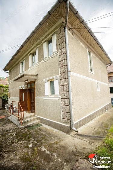 Casă cu 3 camere în Băi