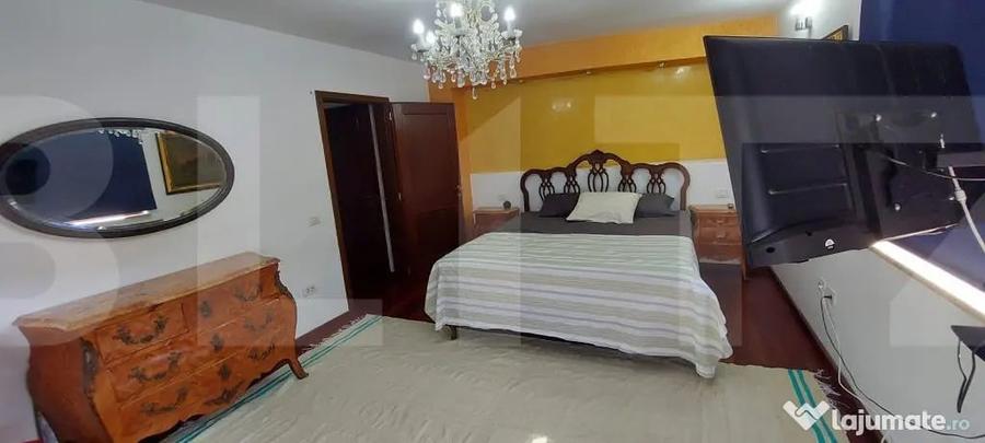 Casă cu 9 camere cu Teren 750 Mp în Dumbrăvița