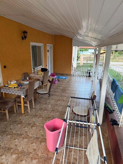 Casă cu 4 camere în Dobrin