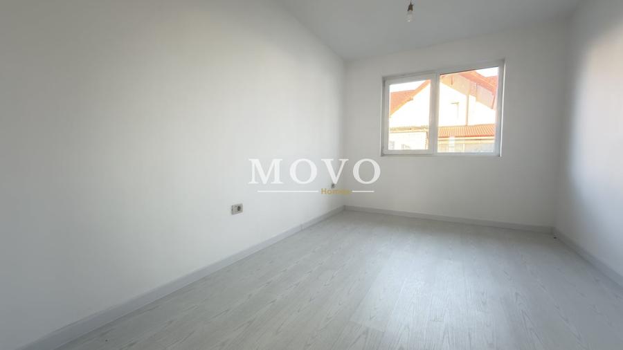 Duplex cu 4 camere cu Canalizare în Moșnița Nouă