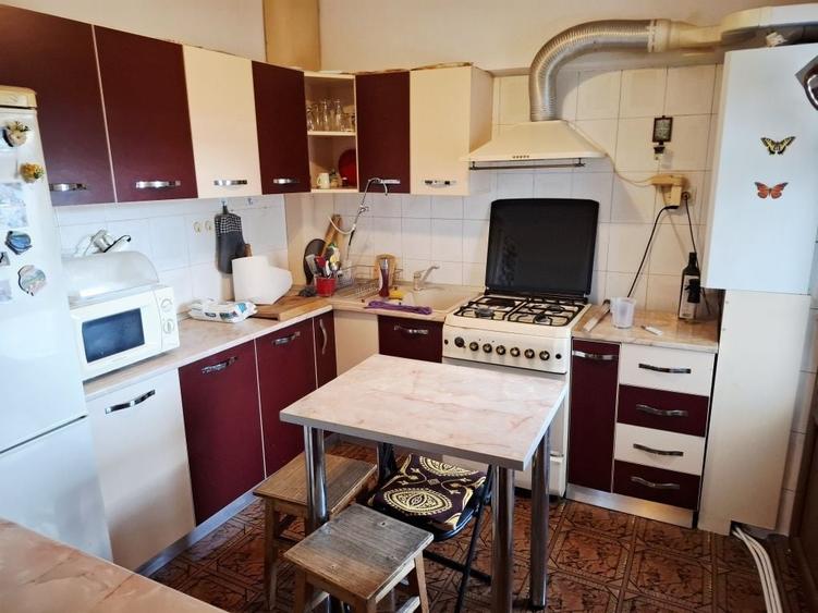 Apartament cu 3 camere decomandat în Nicolae Bălcescu