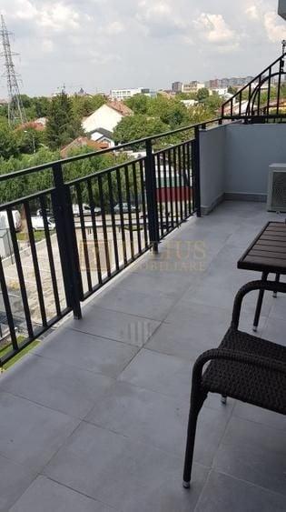 Apartament cu 2 camere decomandat, mobilat în Central