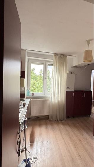 Apartament cu 3 camere decomandat în Caracal