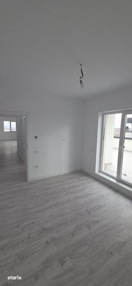 Apartament cu 3 camere decomandat în Calea București
