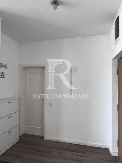 Apartament cu 3 camere decomandat, mobilat în Calea Aradului