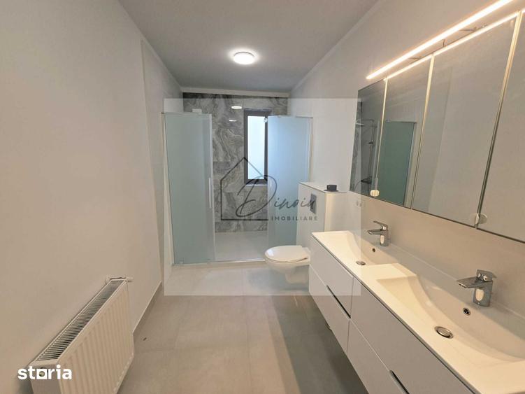 Casă cu 4 camere cu Teren 225 Mp în Splaiul Unirii