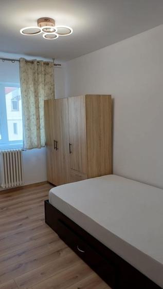 Apartament cu 3 camere decomandat în Centru Civic