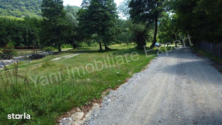 Teren de 3000 mp, în Corbeni