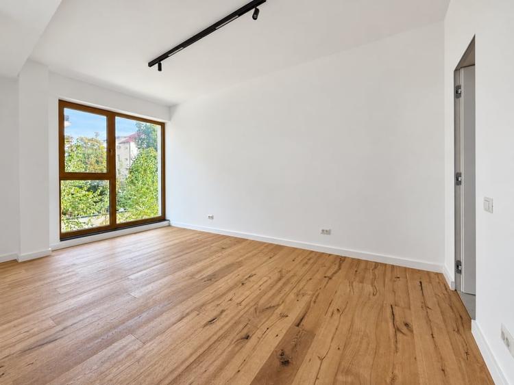 Apartament cu 3 camere decomandat în Domenii