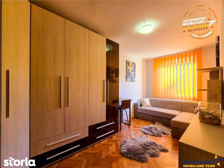 Apartament cu 3 camere, mobilat în Simeria