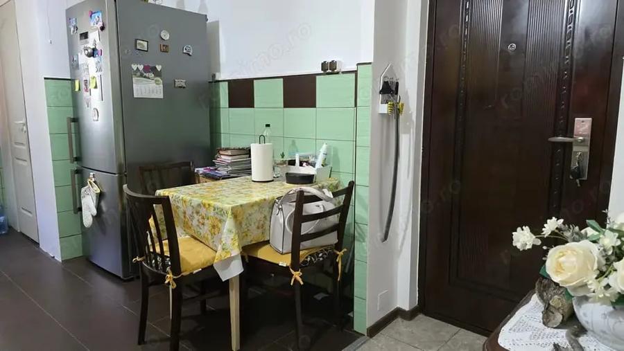 Apartament cu 3 camere decomandat în Zarand