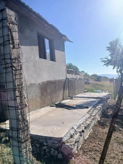 Casă cu 4 camere cu Teren 500 Mp în Exterior Vest