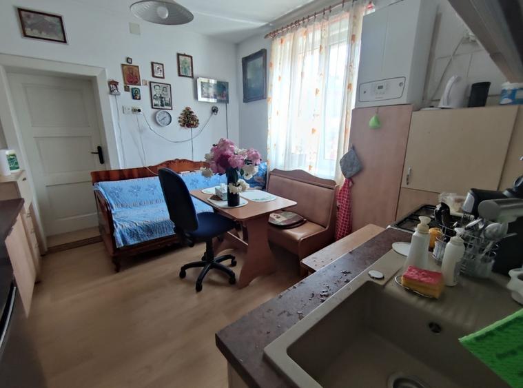 Casă cu 3 camere cu Teren 579 Mp în Florilor