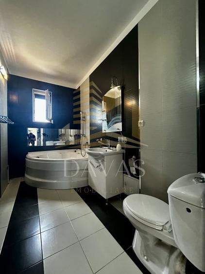 Penthouse cu 2 camere semidecomandat, mobilat în Zorilor